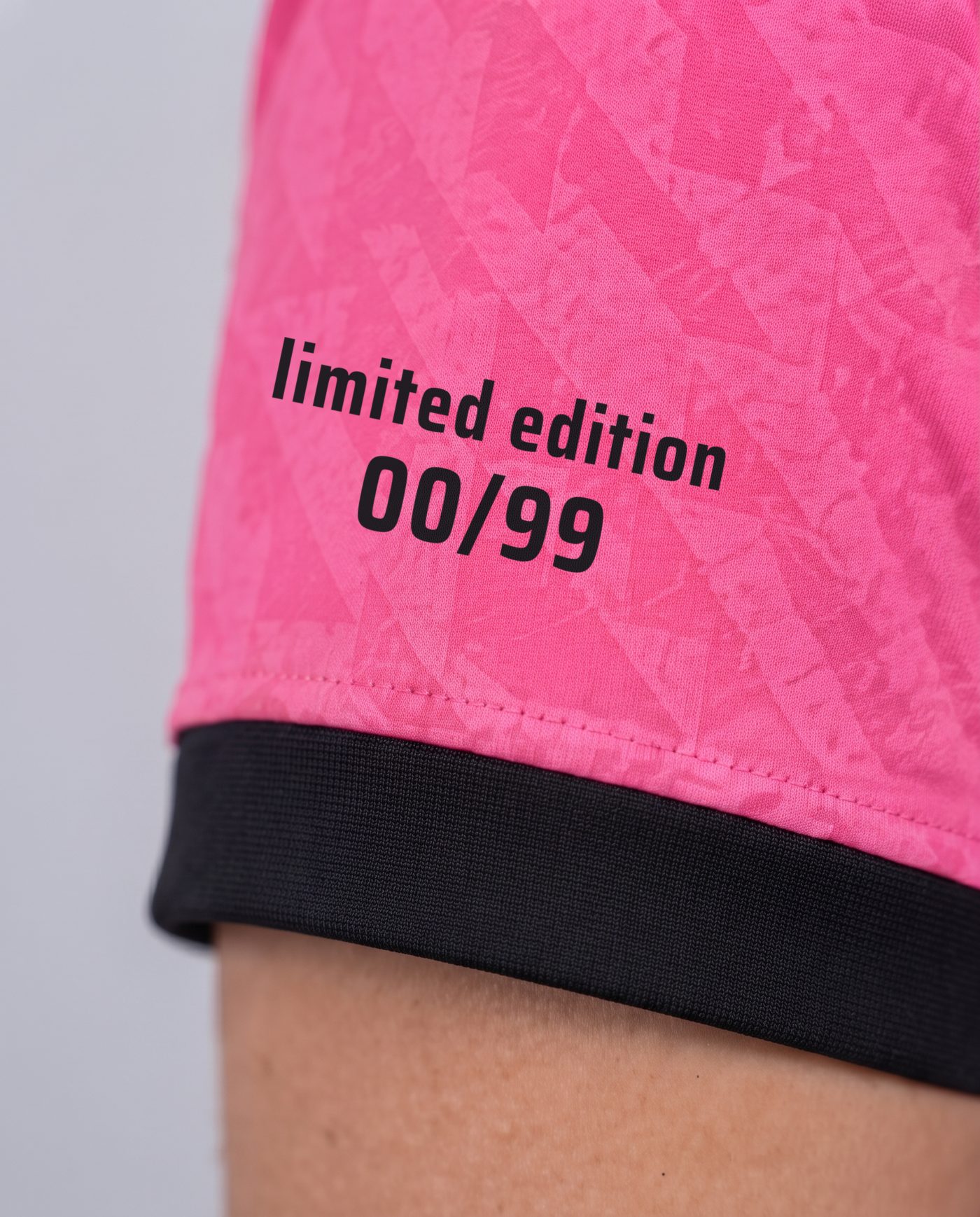 Close-up of the limited edition numbering on the sleeve of the F. Torres 9 shirt