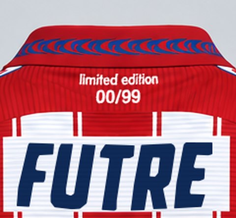 Detalle de la numeración de edición limitada en el cuello de Futre