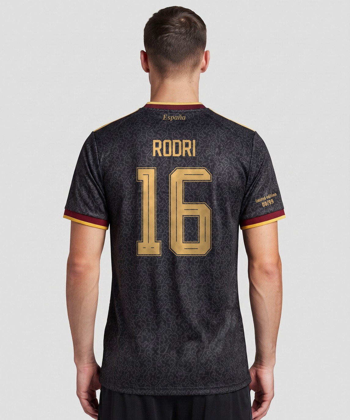 Vista trasera con la camiseta negra España Campeones 2026 puesta, con el nombre Rodri y el dorsal 16