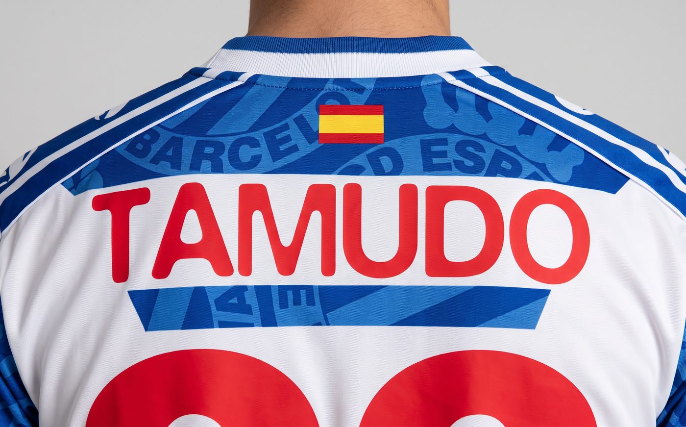 Close-up of the name Tamudo on the back of the blue and white Espanyol shirt